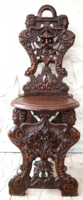 Antik ritkaság: dúsan faragott reneszánsz scabello keményfa szék