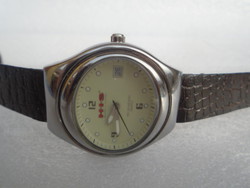 Stunning steel-cased, screw-back, eggshell-colored men's watch, approx. 50 grams