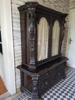 Antique furniture: renaissance display cabinet