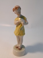 Zsolnay virágcsokros kislány porcelán szobor