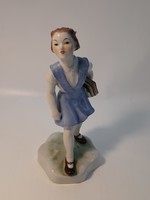 Zsolnay könyves lány porcelán szobor
