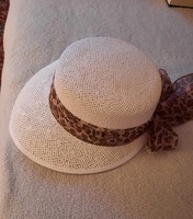 Női kalap, fehér , nagyon szép alkalmi  nyári kalap