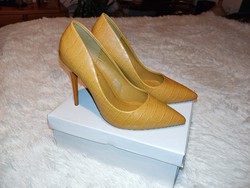 Fahéj színű magassarkú cipő, 38-as méret