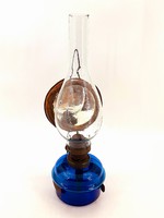 Régi kék üveg petróleum lámpa
