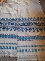 Hímzett lakástextil, drapéria, függöny alján madeira csipkével 250 x 61 cm 2 db