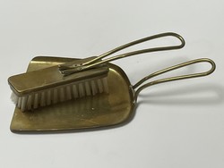 Copper crumb shovel with brush