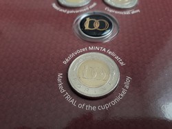 100 Forint MINTA Szett 2019 - Rézötvözetű és Acél Bicolor 100 Ft-os és egy MINTA 100 Ft bliszter