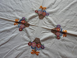 Tablecloth decorated with huge embroidered bouquets of flowers