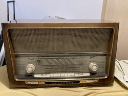 1957-59 közötti Graetz SInfonia 522 működő rádió