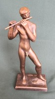 Nagy János (N.J.) szobrászművész – Fuvolázó fiú című bronzírozott kisplasztikája – 363.