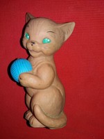 Régi PLASTOLUS játék gumi figura játék baba, cica macska gombolyaggal a képek szerint