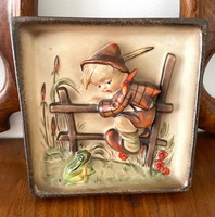 ANTIK HUMMEL PORCELÁN FALIKÉP/FÉLŐS FIÚ