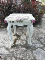 Neo-baroque seat with English rose upholstery