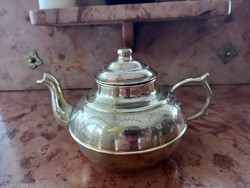Copper teapot (oriental, engraved decoration)