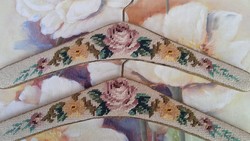 Tapestry clothes hanger with rose pattern 2pcs