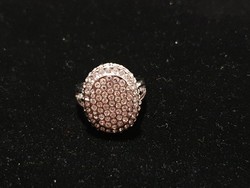 Tiny zirconia stone silver fashion ring size 8! 6 carats!