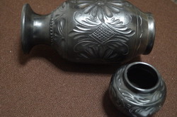 Corundum black ceramic vases