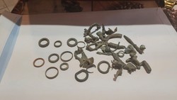 Római fibulák és gyűrűk eladók 50000 ft ért
