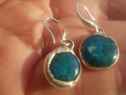 Clasp earrings with clasps