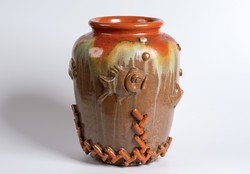 Komlós art deco kerámia váza plasztikus tengeri jelenettel díszítve