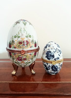 Porcelán virágos húsvéti tojás szelence 2 db