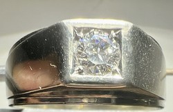 Férfi 18 karátos (8,1g) Briliáns (0,35 Ct) arany gyűrű, Hófehér Modern csiszolású kővel!
