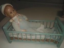 Roschi kulcsos baba + ágy és ágynemű
