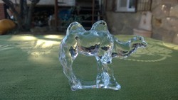 Üvegfigura- üvegszobor kétpupú teve és más vadállatok