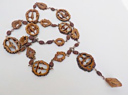 Retro dióhéjból és termésekből készült nyaklánc