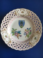 Egyedi gyártású Herendi tányér - Veszprém megye címerével, hátoldalon is festett