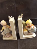 Figural book prop in pairs