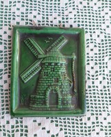 Unmarked Russians? Green milled ceramic wall ornament nostalgia collector village peasant russ