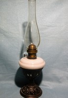​Öntöttvas talpú működő petróleum lámpa