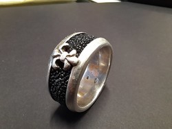 Silver skate leather, inlaid, bourbon lily hoop ring.