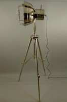 Háromlábú krómozott állólámpa - 185cm magas