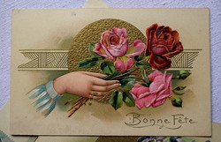 Antik dombornyomott üdvözlő képeslap sorozatból virágot tartó kéz  rózsa