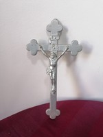 Metal crucifix