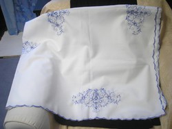 Old 170 x130cm tablecloth, pierced pattern with embroidered decoration, hardened ironed rarity