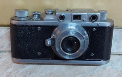 Zorki 1 d. This is a faithful copy of a Russian leica ii.