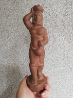Bencze jelzéssel:dolgozó nő-terrakotta szobor