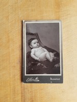 Budapesti babaportré a századelőről, keményhátú, kisalakú -  Eller Mór