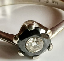 1 Forintról! Magyar Briliáns Arany (2,1 g) gyűrű 0,05 Ct Hófehér kővel, kék Zafírba foglalva!