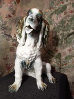 Kutya porcelán szobor