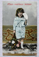 Antik francia üdvözlő  litho képeslap matróz ruhás kisgyerek virággal