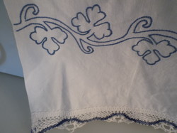 Tablecloth - hand embroidery - old - 112 x 61 cm - patterned on both sides - Austrian - flawless