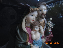 A SZENT CSALÁD házioltár porcelán dombormű árnyék dobozban,egyedi műalkotás