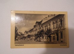 Helytörténeti ritkaság Régi képeslap Székesfehérvár, Utcarészlet