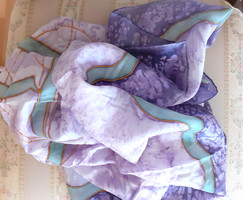 Batikolt , kézzel festett selyem kendő. 84 x 85  cm