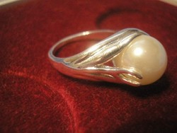 Ut large pearl inlaid design ring with 1.8 Cm inside
