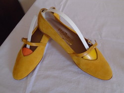 37.5 original (numbered) women's salvatore ferragamo shoes